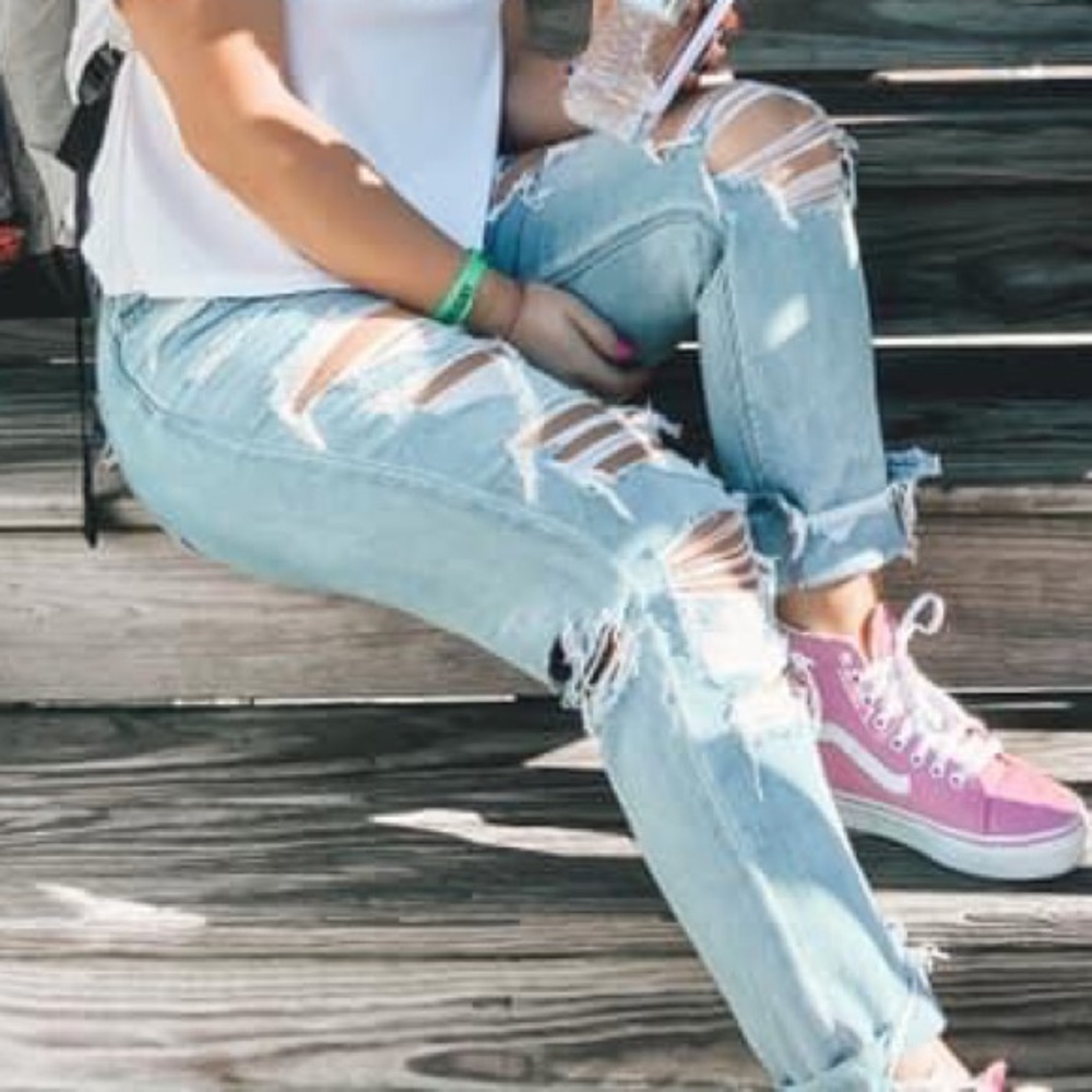 American Eagle distressed jeans